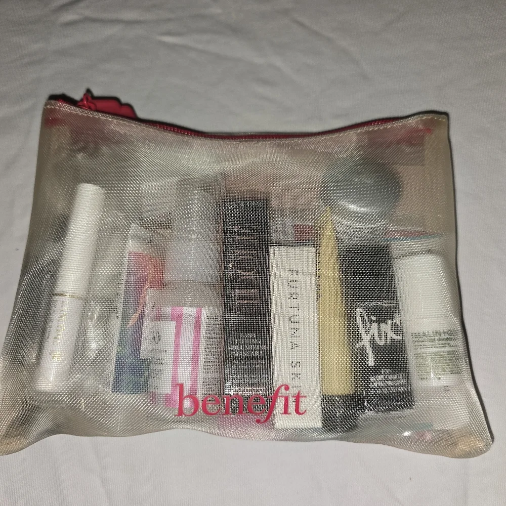 🌟Lancome Deluxe Sample Bundle + High-End Beauty Minis in Benefit Mesh Bag🌟 - Picture 2 of 3